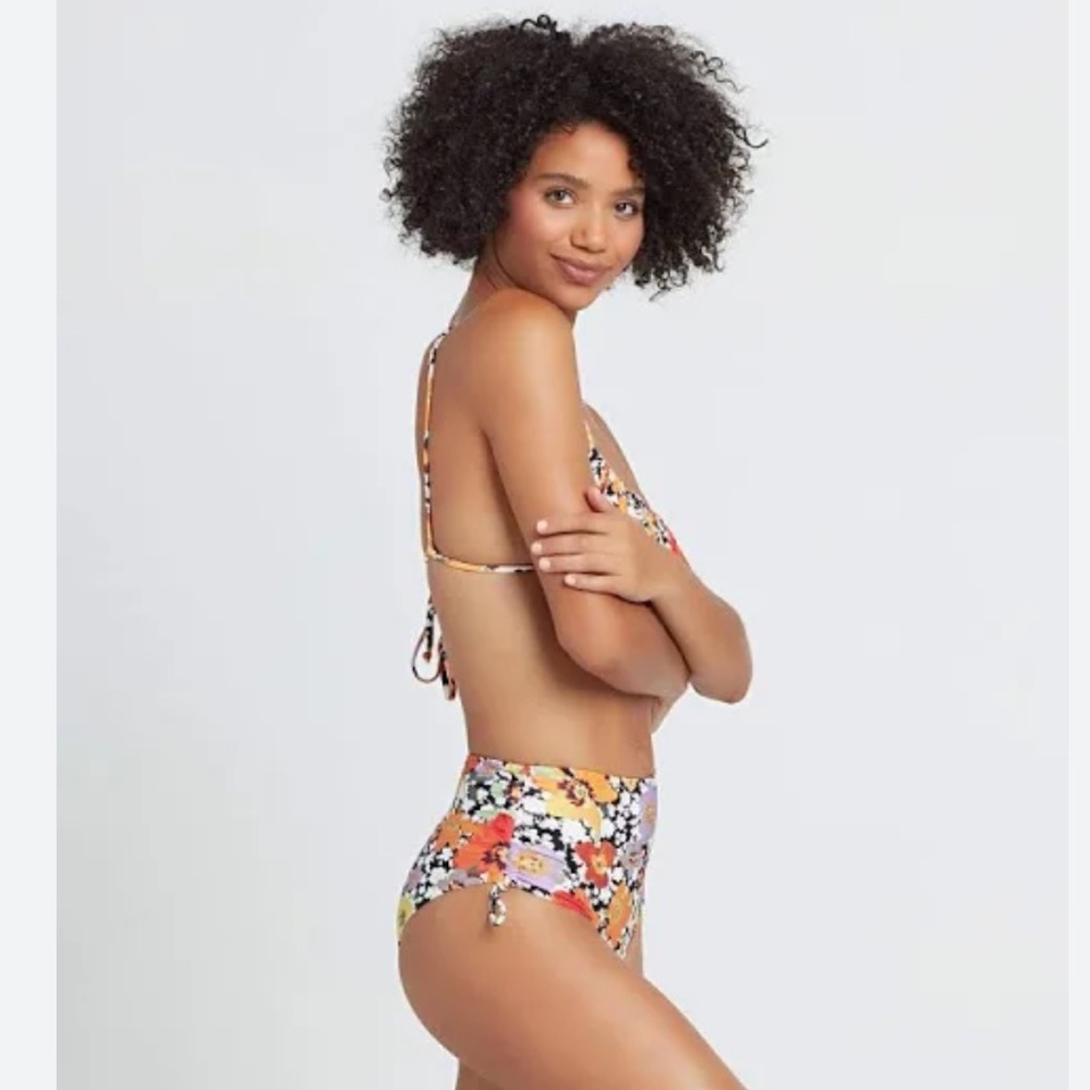 L Space✨ Sungazer Bikini Top & Bottom Set. Price is firm no offers - Picture 4 of 11